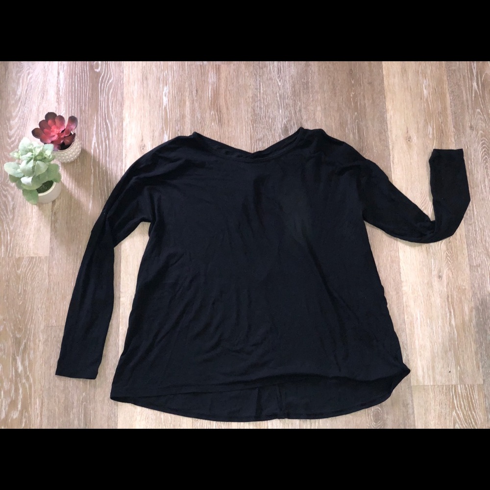 Lululemon Athletica quarter length shirt